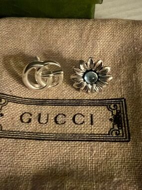 Gucci Sterling Silver Double G and Daisy Stud Earrings with Blue Center